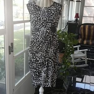 Black & White sleeveless dress